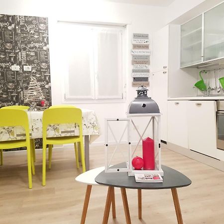 Le Stanze Del Trenino Rosso Apartment Тирано Екстериор снимка