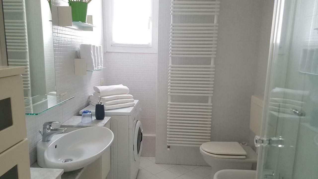 Le Stanze Del Trenino Rosso Apartment Тирано Екстериор снимка
